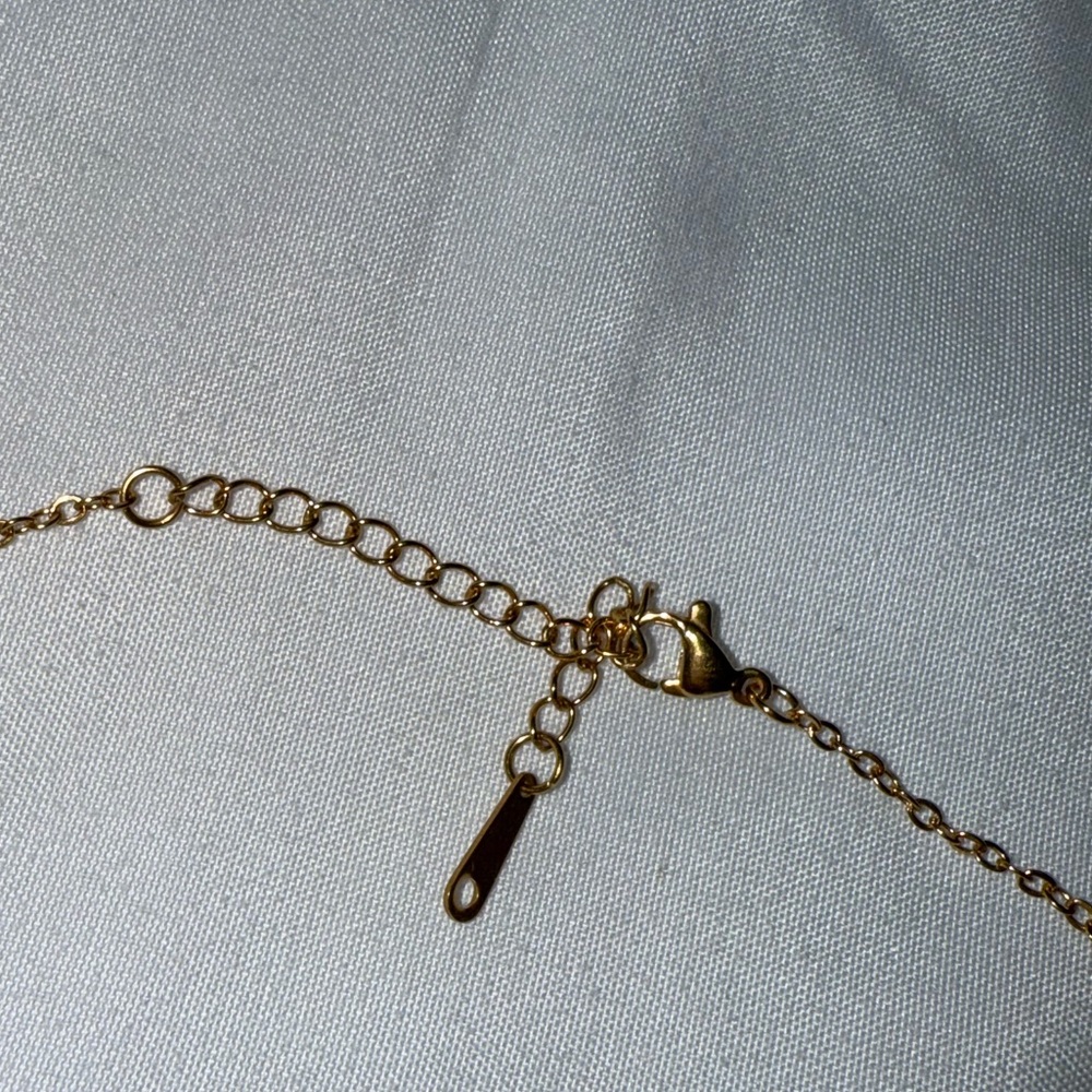 Gold Heart Pendant Necklace - Picture 4 of 4